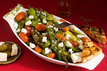 gebratene Paprika, Peperoni und Kirschtomaten