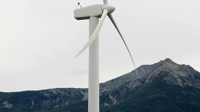 Pala eolica in montagna