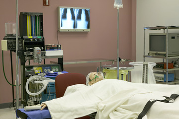 Medical operation training room, x-ray and manikin