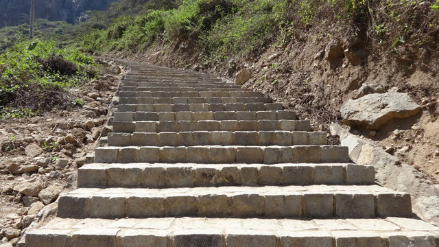 escalera de roca a la Cruz de Motupe