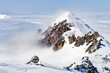 Stacja narciarska w górach