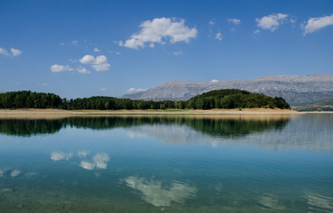 Fototapeta na wymiar Perucko lake in Croatia