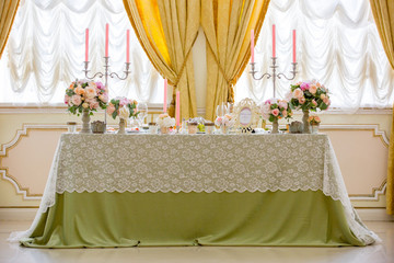 decirated wedding table for Newlyweds