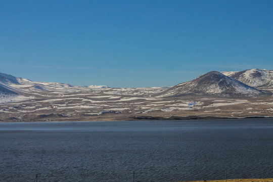 paravani lake and mountains