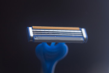 Safety disposable razor
