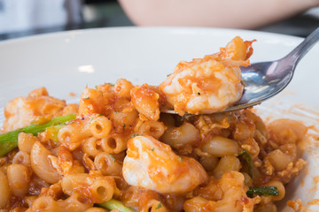 Fried macaroni with prawn  