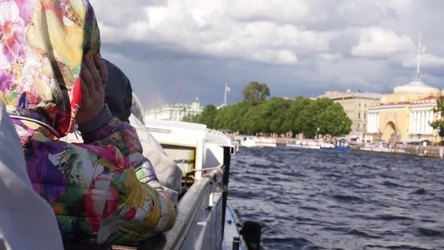 Tourists on a tour of the Neva River visiting the sights of the city. slow motion. 1920x1080. full hd