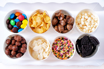 Sweet topping for dessert and ice cream