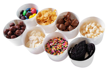 Sweet topping for dessert and ice cream