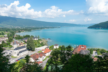 Fototapeta na wymiar View of the Annecy lake with village of Duingt