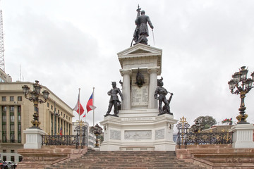 Fototapeta na wymiar Sotomayor Square in Valparaiso, Chile