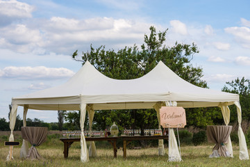 wedding marquee © illustrissima