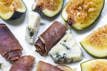 Fig, friut, sliced, ham blue cheese, Roquefort