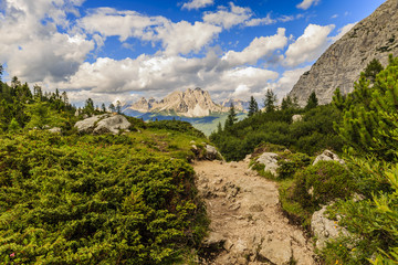 Naklejka premium Mountain trail to the summit of Sorapiss, Dolomites in Italy. 