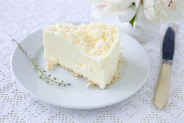 Sahnetorte mit Kokos- Flocken