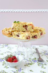 Streuselkuchen mit Erdbeeren