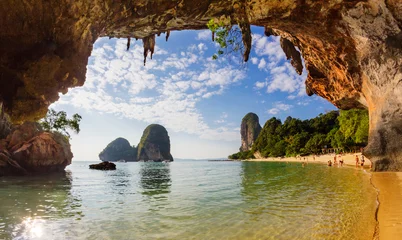 Papier Peint photo autocollant Railay Beach, Krabi, Thaïlande Plage de la grotte de Pranang, Krabi, Thaïlande