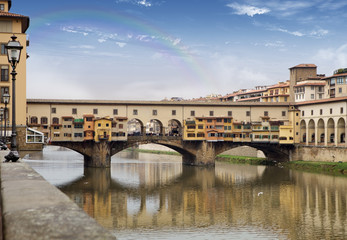 Fototapeta na wymiar Ponte vecchio on teh Arno river