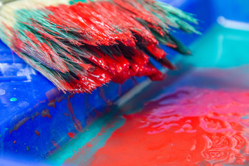 Tassel in red and green paint