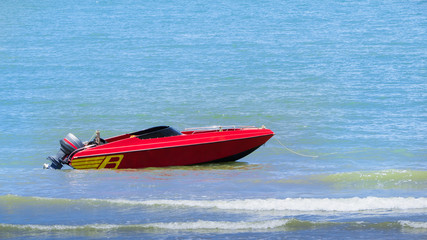 Fototapeta premium Sea in Pattaya, Thailand 12 August 2017 - Speed boat on Pattaya beach, Thailand.