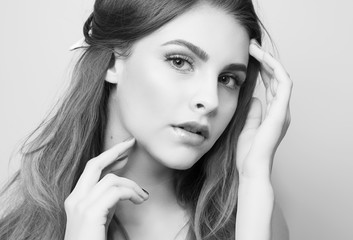 Obraz premium Fashionable portrait of a girl model. Fashion, glamour makeup.