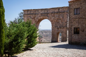 Arco del triunfo romano en la ciudad de Medinaceli