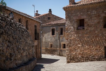 Obraz premium Calle de pueblo rústico, Medinaceli