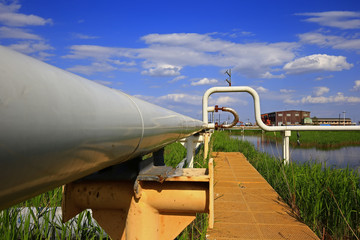 Oil pipes and valves