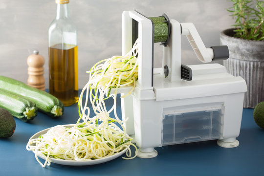 spiralizing courgette raw vegetable with spiralizer