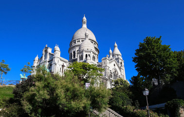 The basilica of Sacre-Coeur in Montmartre, Paris.