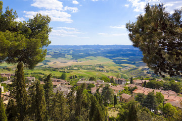 Fototapeta na wymiar Toskana-Panorama, Volterra im Chianti-Gebiet