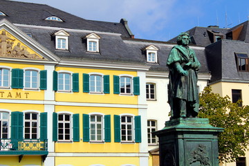 Beethovenstatue auf dem Münsterplatz in Bonn
