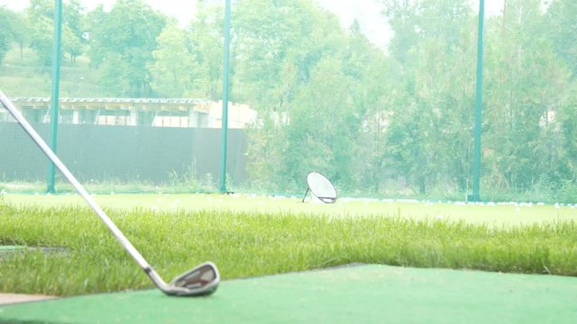 Golf chip and pitch training area