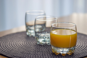 Glas Orangensaft