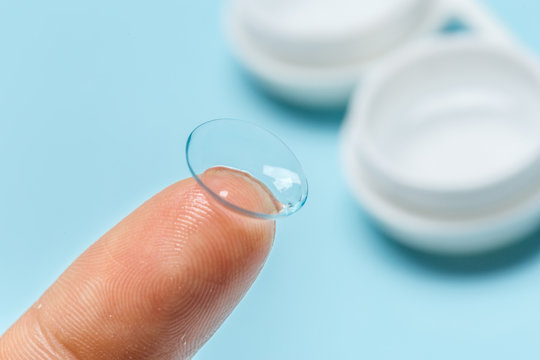 Как снимать контактные линзы с длинными ногтями Imagens de Contact Lens Finger - Explore Fotografias do Stock, Vetores e Vídeos 