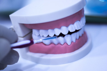 Interdental teeth cleaning