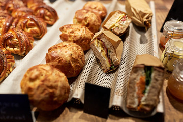 bread and sandwiches with price at grocery store