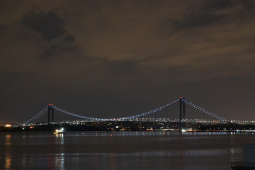 Obraz premium Bridge Verrazano-Narrows Bridge at night