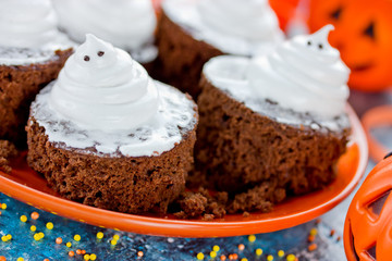 Halloween ghost brownies