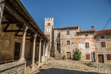 Fototapeta premium Das malerische Dorf Sveti Lovrec in Istrien, Kroatien