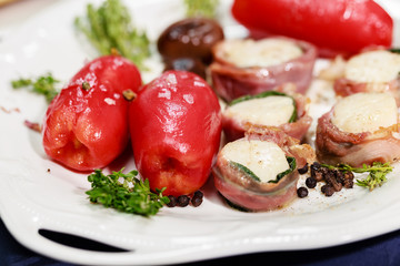 Confierte San Marzano Tomaten mit Jakobsmuschel Saltimbocca