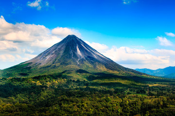 Arenal volcano in Costa Rica - obrazy, fototapety, plakaty