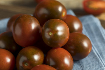 Raw Red Organic Cherry Kamato Tomatoes