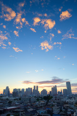 【東京・新宿高層ビル】朝・夏