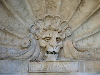 Fontaine lion