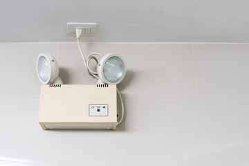 emergency light auto lighting working