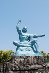 長崎平和記念像