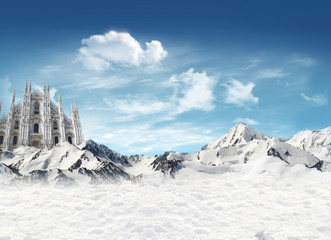 Fototapeta premium Milan Cathedral among the mountains with snow