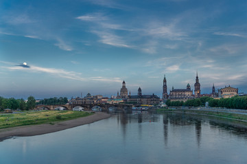 Obraz premium Panorama of the German city Dresden at dawn