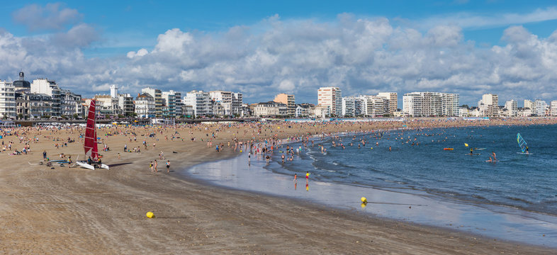 La plage des Sables d'Olonne (Vend&eacute;e, France)